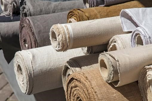How many yards in a bolt of fabric rolls