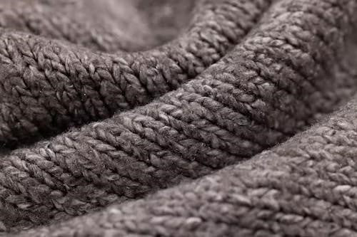 knit vs. woven fabric
