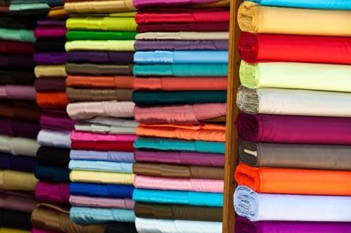 How many yards in a bolt of fabric colors
